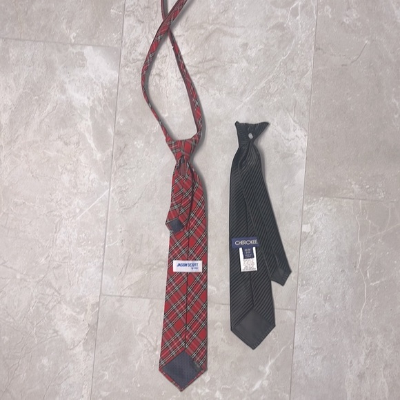 Kids tie bundle perfect for pre-school events & parties, classic looks, like new - Picture 2 of 3